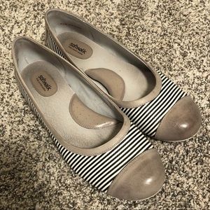 Women’s softwalk flats